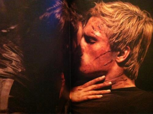 Peeta And Katniss Kissing