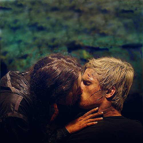 Peeta And Katniss Kissing