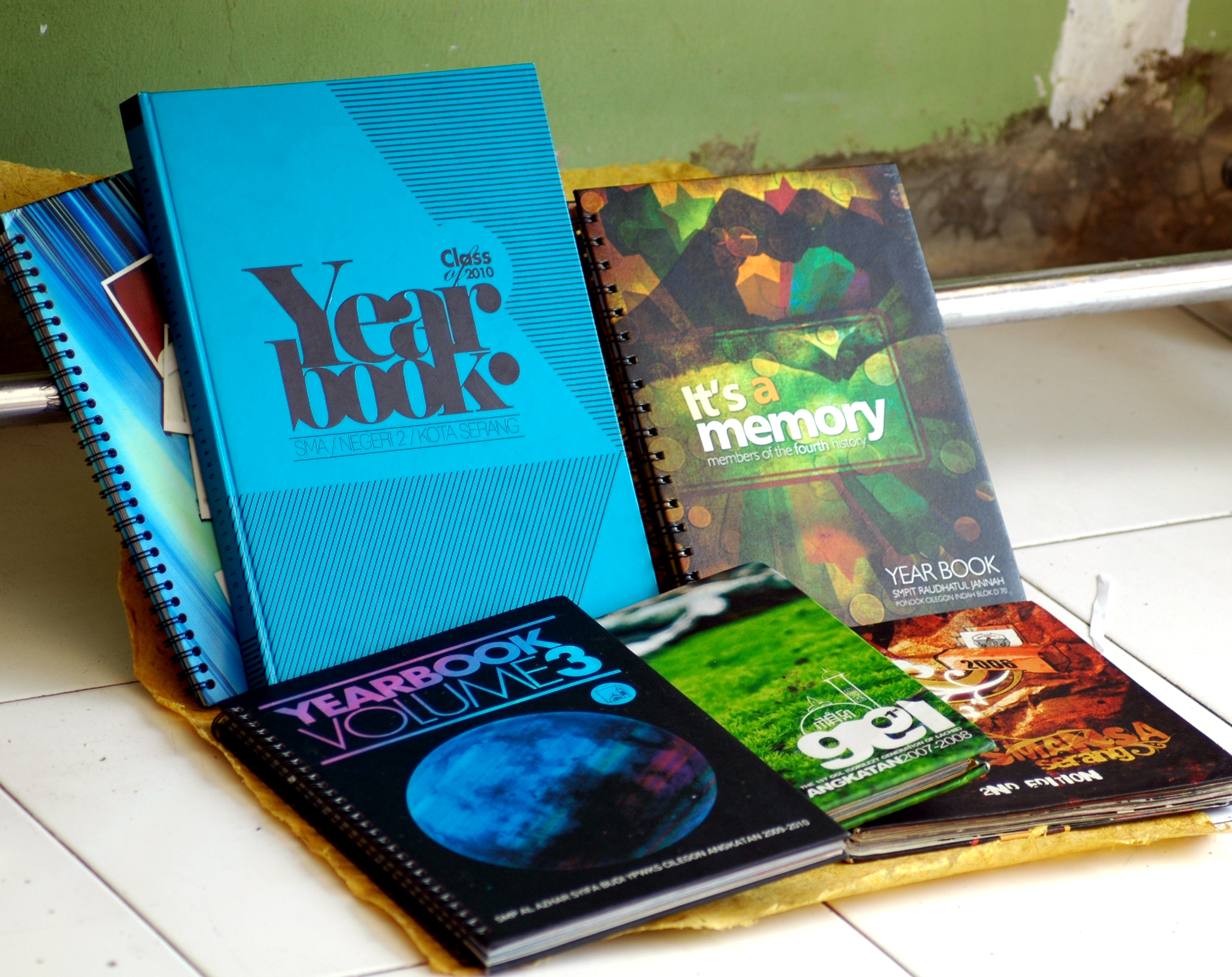 Contoh Buku Tahunan Sekolah