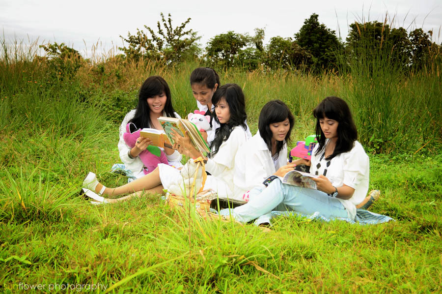 Foto Buku Tahunan Sekolah