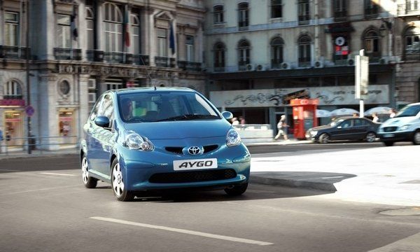 Toyota Aygo Blue Bluetooth